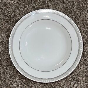 MIKASA PLATINUM CROWN SALAD BOWLS set of 4